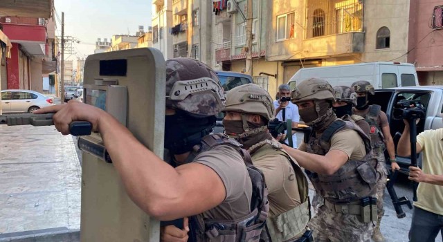 Mersinde belediye çalışanlarına PKK operasyonu