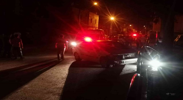 Mersinde seyir halindeki otomobile silahlı saldırı: 1 ölü, 1 yaralı