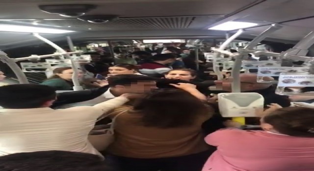 Metrobüste koltuk verme kavgası
