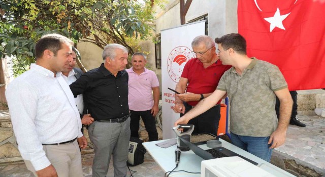 Mezitlide çiftçilere dijital toprak analiz cihazı tanıtımı yapıldı