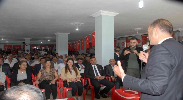 MHPli Osmanağaoğlu Alaköyde coşkuyla karşılandı