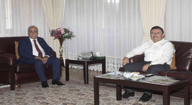 Milletvekili Altınok, yeni dönemde Rektör Çomaklıya başarılar diledi