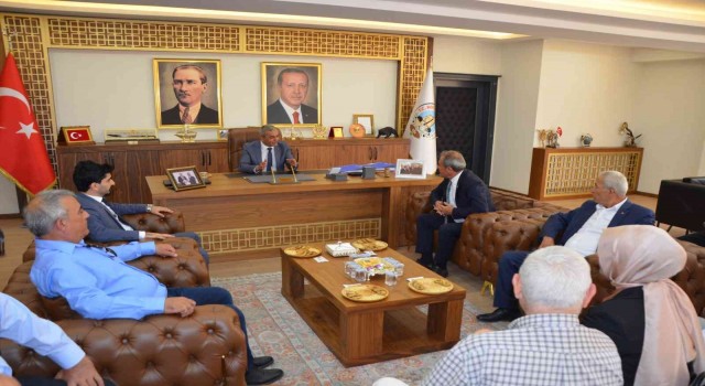 Milletvekili Şahin Tinden Başkan Kaplana övgü
