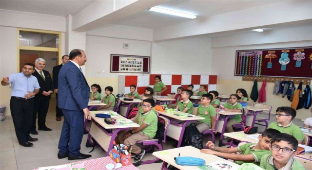 Milli Eğitim Müdürü Gün, okullara ziyarette bulundu