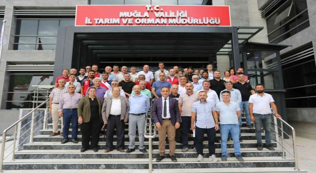 Muğlada hasat öncesi zeytinyağı işletmesi sahipleriyle toplantı düzenlendi