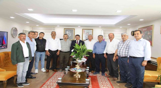 Muhtarlardan Başkan Çelike ova yolları teşekkürü