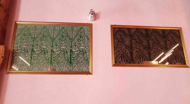 Mukaddes emanetleri tarihi Sivrihisar Ulu Camiine bağışladı
