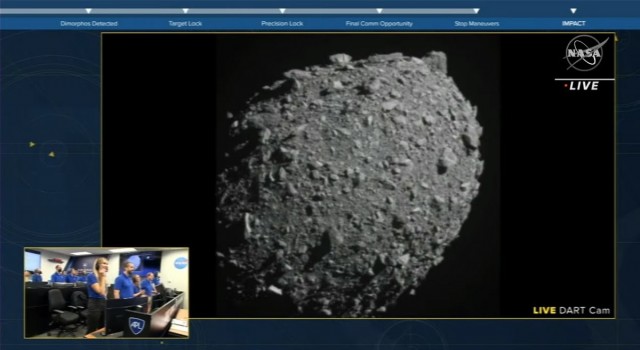 NASAnın uzay aracı asteroit ile çarpıştı