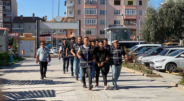 Niğdedeki cinayette 4 şüpheli adliyede