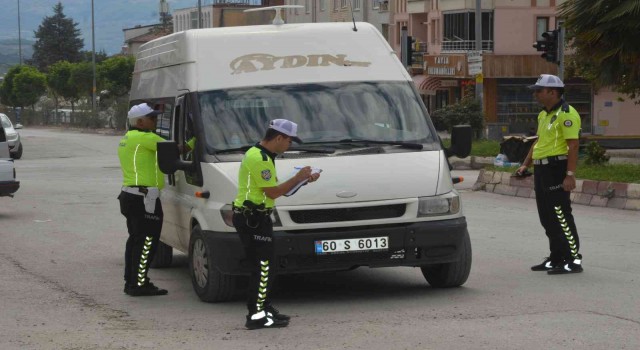 Niksarda öğrenci servisleri denetlendi