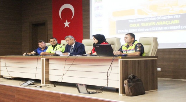 Okul servisi şoförlerine ve rehber personellere eğitim