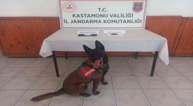 Önce iç çamaşırda, sonra ekmek arasında, şimdi de aracın tamponunda uyuşturucuyla yakalandı