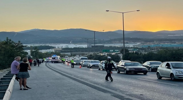 Önündeki otomobile çarpan motosiklet sürücüsü hayatını kaybetti