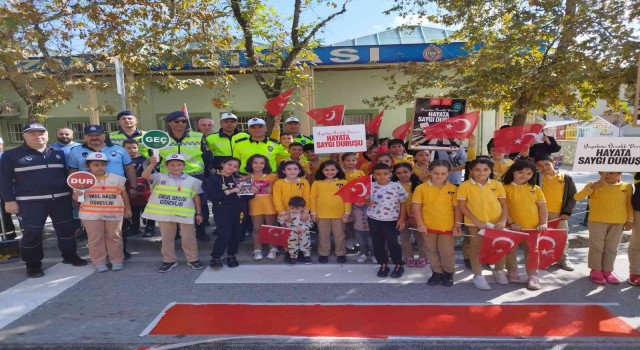 Orhangazide Yayalara öncelik duruşu, hayata saygı duruşu