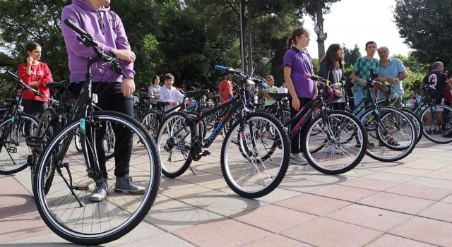 Ortacada 55 çocuğa bisiklet hediye edildi
