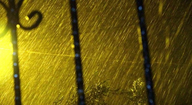 Osmaniyede gök gürültülü sağanak yağış etkili oluyor
