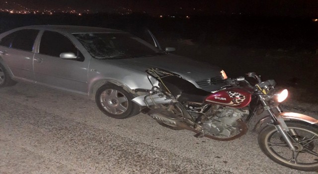Osmaniyede otomobil motosiklete çarptı: 2 yaralı