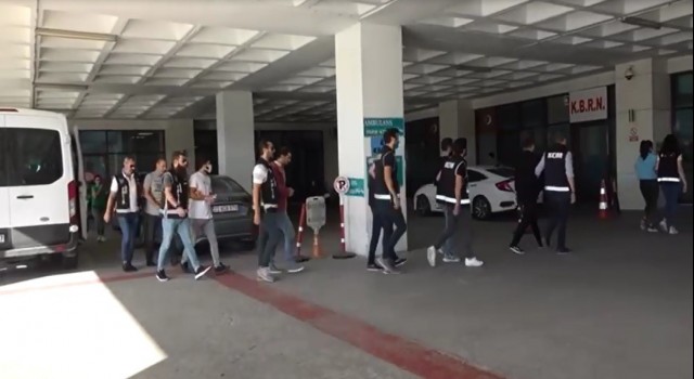 Otomobilleri motor ve şasi numaralarını değiştirip sattıkları iddia edilen 4 kişi tutuklandı