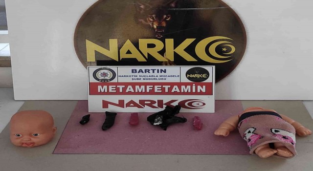 Oyuncak bebek içerisinden uyuşturucu madde çıktı