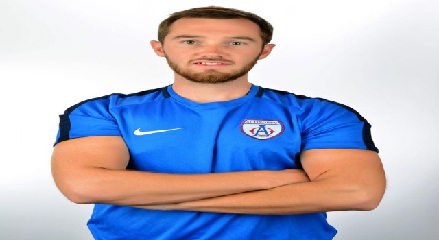 Özsert: “Bizim en büyük mutluluğumuz Altınordu Futbol Akademisine sporcu kazandırmak”