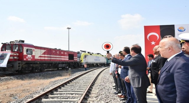 Pakistana yardım malzemesi taşıyan 5. iyilik treni Mersinden uğurlandı