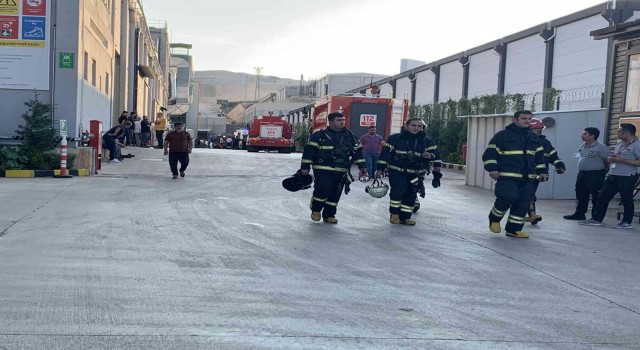 Pamuk fabrikasında yangın: 1 itfaiye eri öldü, 9 kişi yaralandı