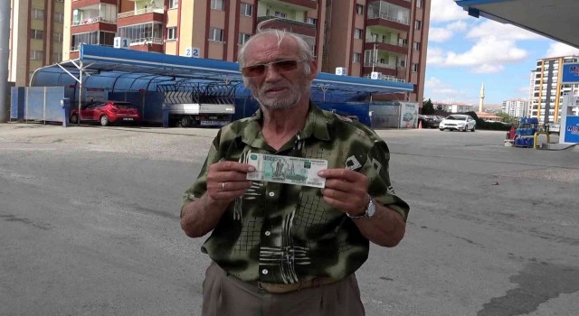 Paraları Türkiyede geçmedi, polisten yardım istediler