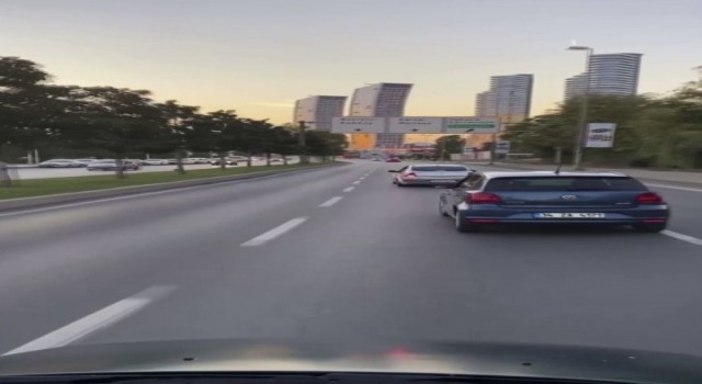 Pendikte sosyal medyada beğeni uğruna trafiği tehlikeye atarak zik zaklar çizdiler