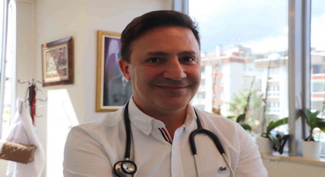 Prof. Dr. Özkaya: “Sınıfta bir kişinin korona olması, 20 kişinin korona olması demektir