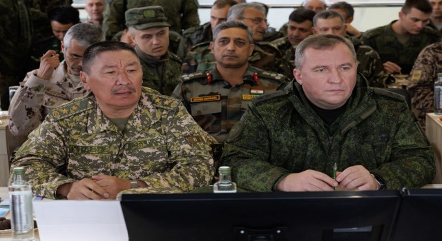 Putin, 50 bin askerin katıldığı Vostok - 2022 tatbikatına katıldı
