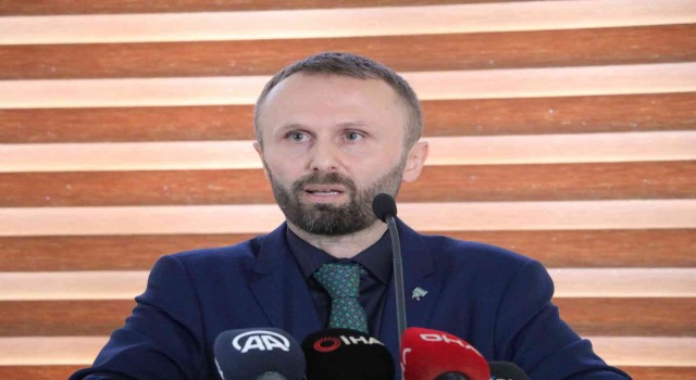 RTEÜnün yeni Rektörü hasta ve hasta yakını gibi davranıp ayağının tozuyla hastaneyi denetlemiş