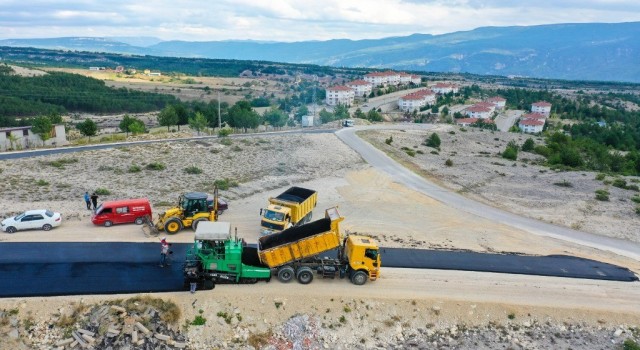 Safranboluda Kirkille mevkiinde asfalt çalışmaları tamamlanıyor
