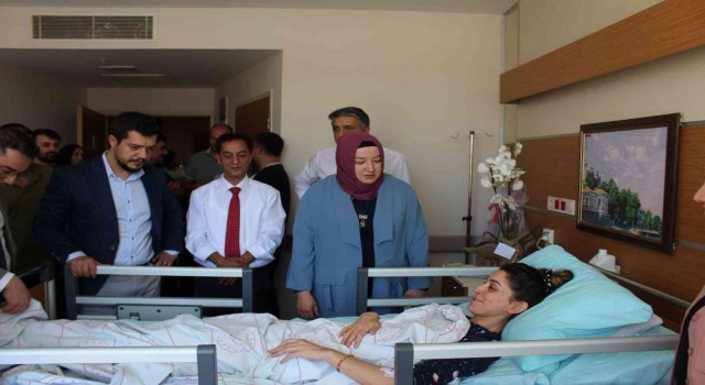 Sağlık Müdürü Demiraydan kazada yaralanan hemşireye ziyaret