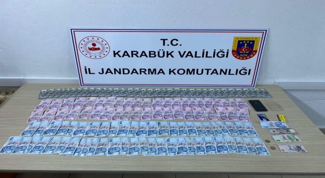 Sahte jandarma gerçek jandarmaya yakalandı