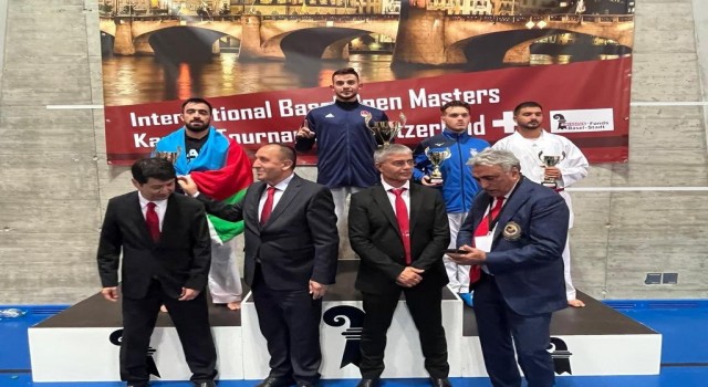 Sakarya Büyükşehir karatecileri başarıya doymuyor