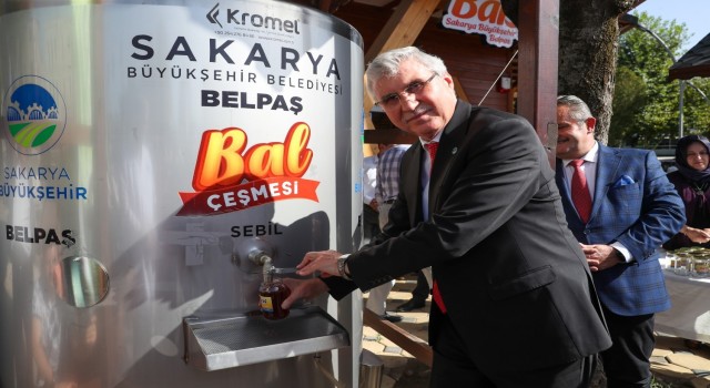 Sakarya Büyükşehirin ücretsiz bal ve süt geleneği yeniden başladı