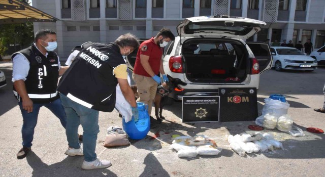 Salça ve peynir bidonları arasındaki uyuşturucuyu narkotik köpeği buldu