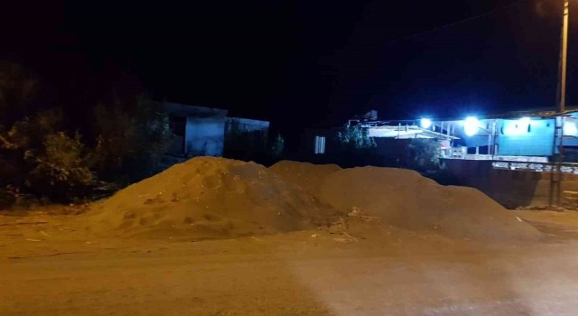 Samandağ sahilinde kum çalınıyor
