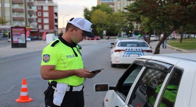 Samsunda 1 ayda 96 silah, 331 kesici alet ve 1173 aranan şahıs yakalandı