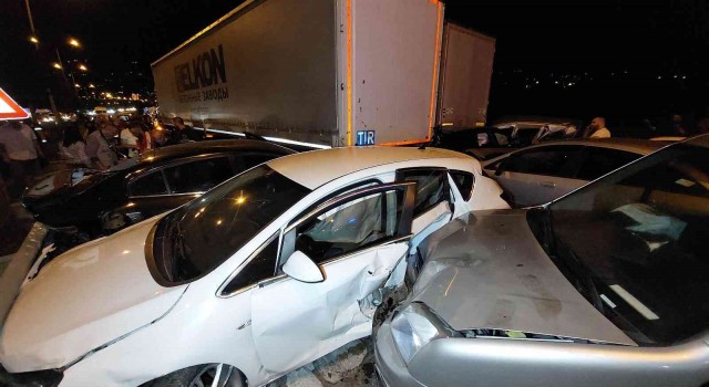 Samsunda feci kaza: 23 araç birbirine girdi, 18 kişi yaralandı