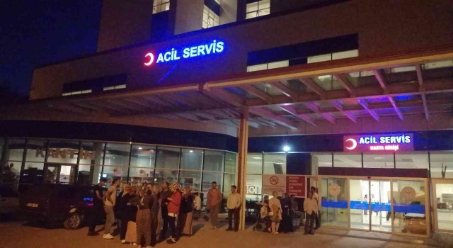 Samsunda feci kaza: Minibüs ile otomobil çarpıştı, 26 kişi yaralandı