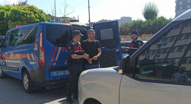 Samsunda Kaleşnikof tüfek ve uyuşturucu ile yakalanan şahıslar adliyede