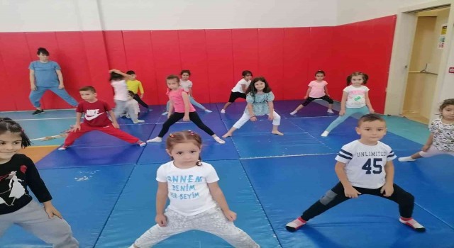 Sandıklıda spor eğitimleri 9 farklı branşta bin 200 sporcu ile devam ediyor