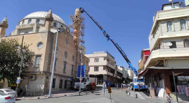 Şanlıurfada tehlike oluşturan minare onarılıyor