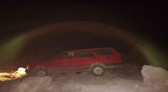 Şarampole devrilen otomobilin sürücüsü hayatını kaybetti