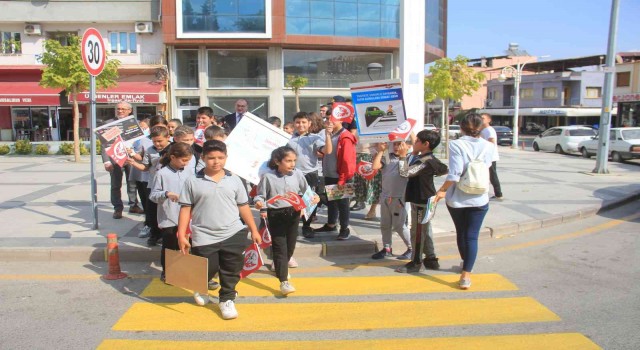 Sarıgölde Yayalara öncelik duruşu, hayata saygı duruşu uygulandı