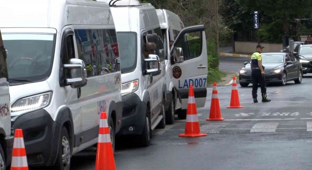 Sarıyerde jandarmadan okul servisi denetimi