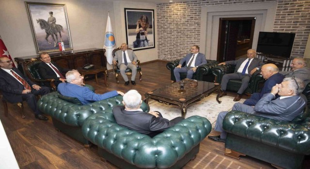 Seçer: Esnafın yanında olunması gerektiği bilincindeyim