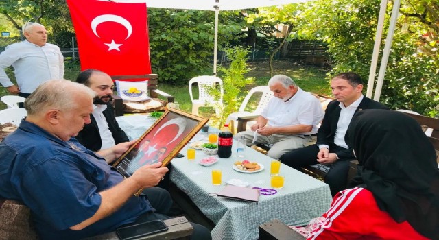 Şehit ailesini gururlandıran ziyaret