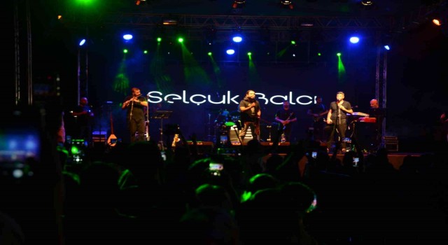 Selçuk Balcı Orduda konser verdi